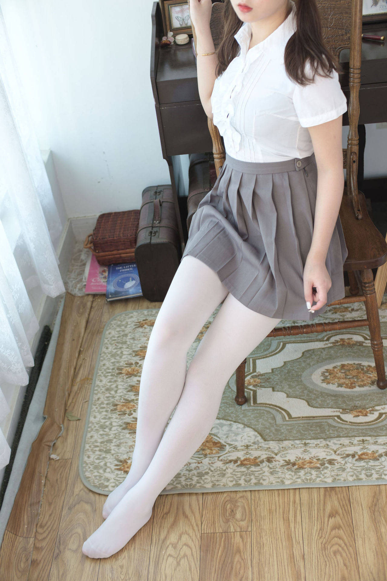 [森萝财团] BETA-020 白丝美少女 萝莉丝袜写真